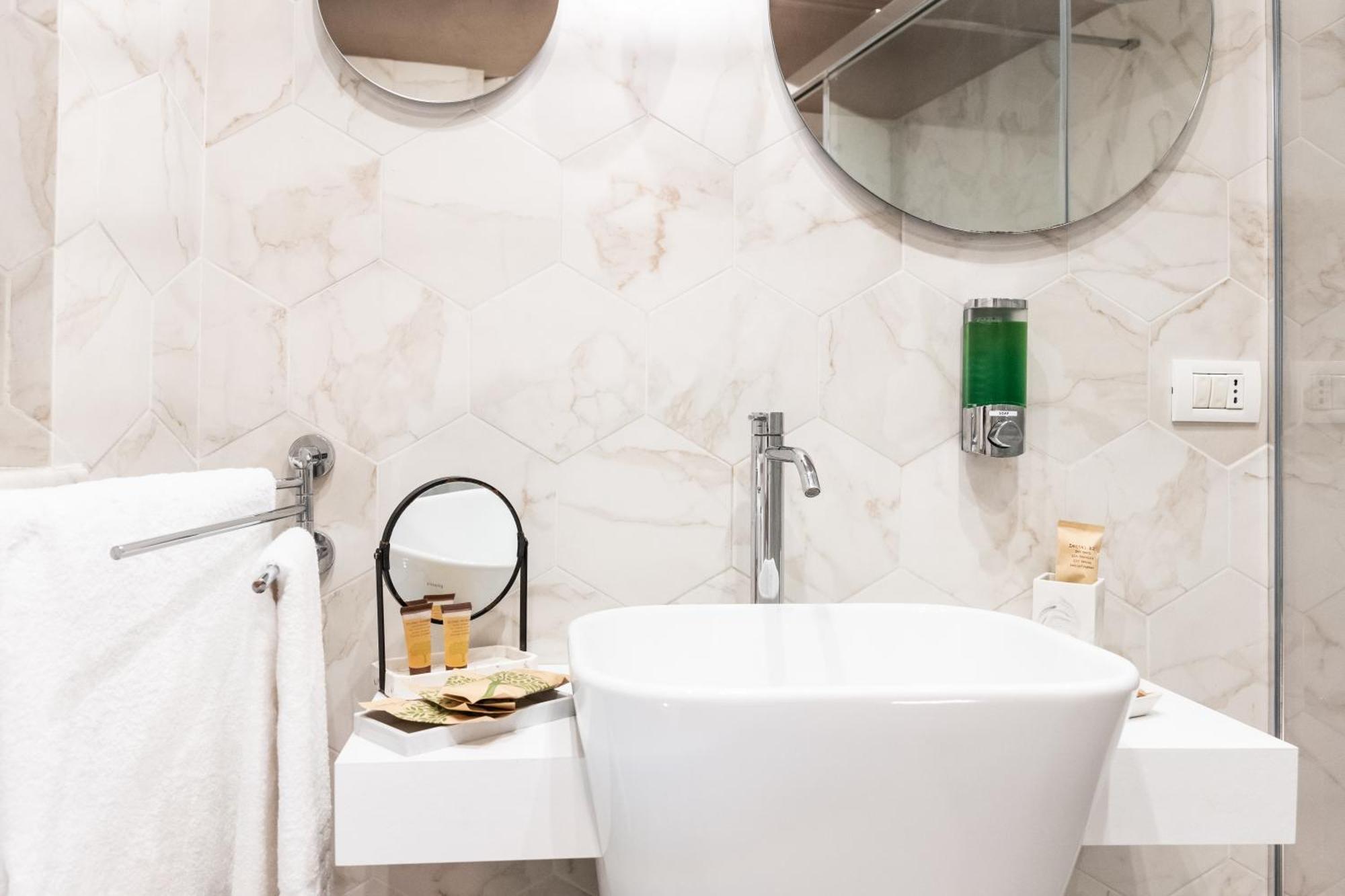 Scene Suites Apartments Катанія Екстер'єр фото
